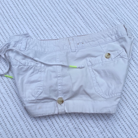 Hollister.
Size 3 - Picture 5 of 5